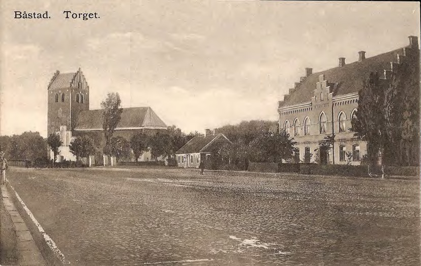 Framsida av Båstad. Torget.