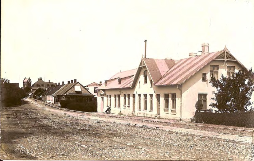 Framsida av - (Köpmansgatan, Båstad)