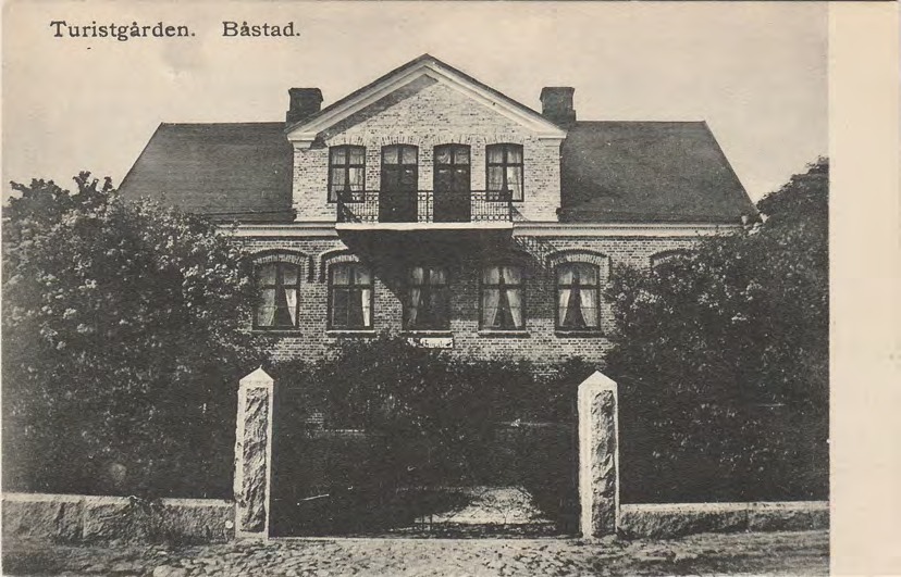 Framsida av Turistgården. Båstad.