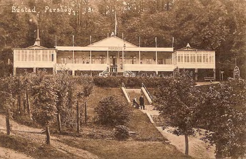 Framsida av Båstad, Pershög