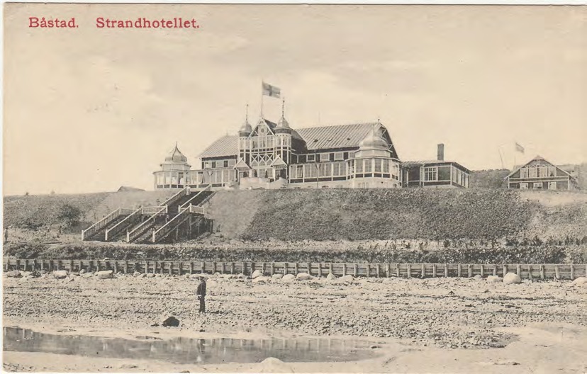Framsida av Båstad. Strandhotellet.