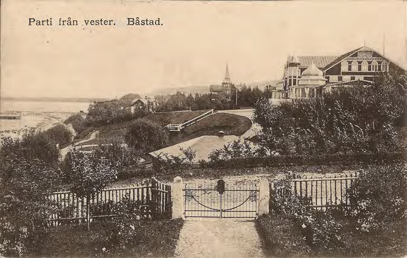 Framsida av Parti från vester. Båstad.