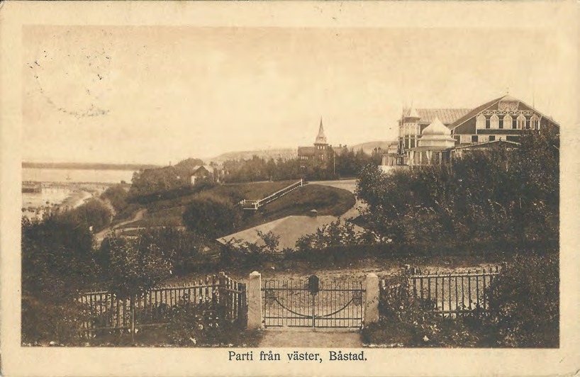Framsida av Parti från väster, Båstad.