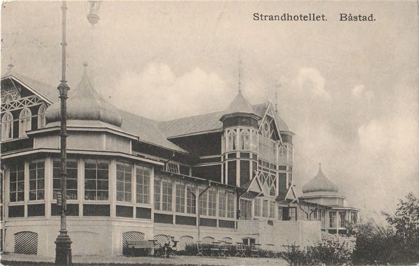 Framsida av Strandhotellet. Båstad.
