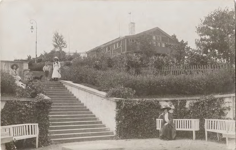 Framsida av - (Parti från vester, Båstad)