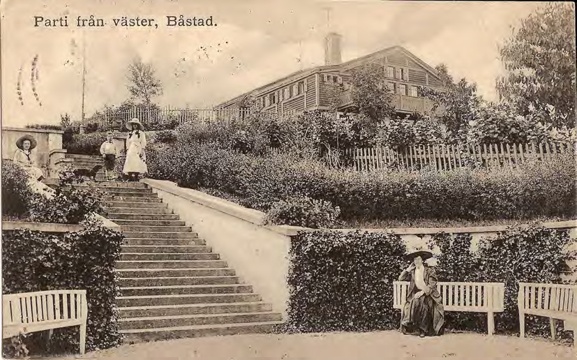 Framsida av Parti från väster, Båstad.