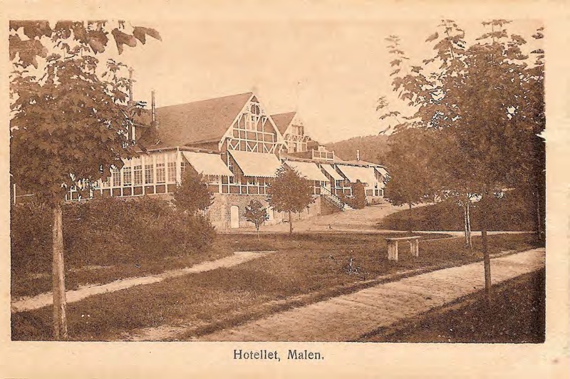 Framsida av Hotellet, Malen.