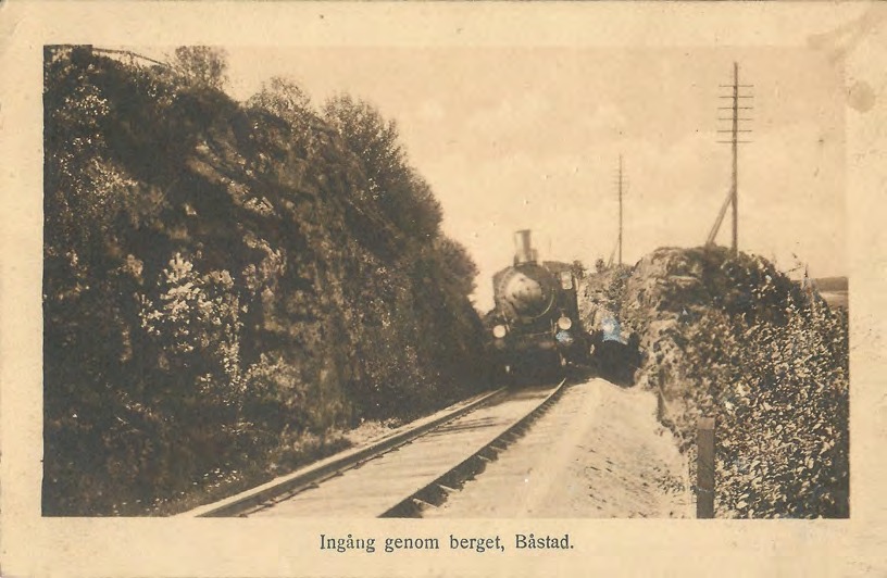 Framsida av Ingång genom berget, Båstad.