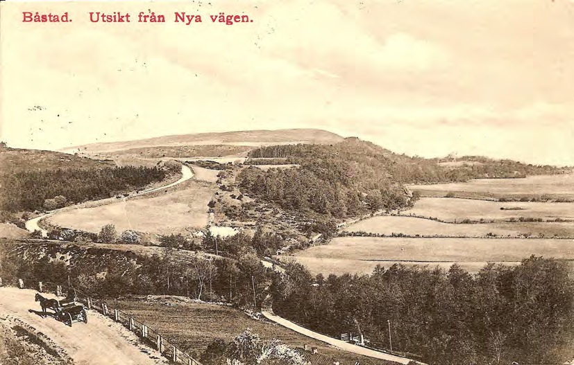 Framsida av Båstad. Utsikt från Nya vägen.