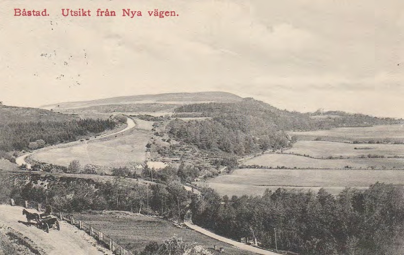 Framsida av Båstad. Utsikt från Nya vägen.