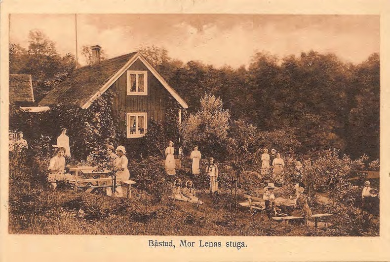 Framsida av Båstad, Mor Lenas stuga.