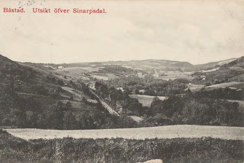 Framsida av Båstad. Utsikt öfver Sinarpsdal.
