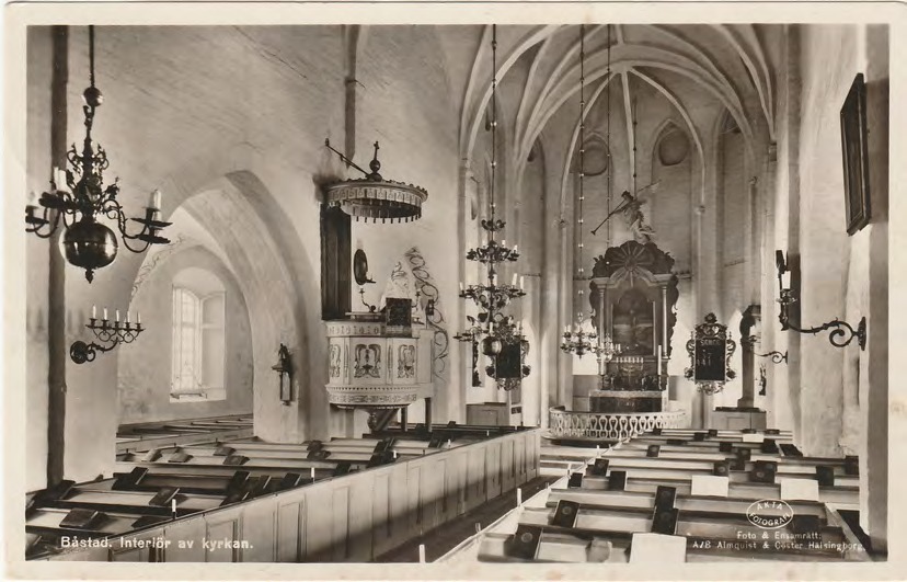 Framsida av Båstad. Interiör av kyrkan.