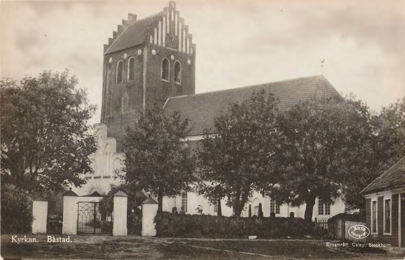 Framsida av Kyrkan. Båstad.