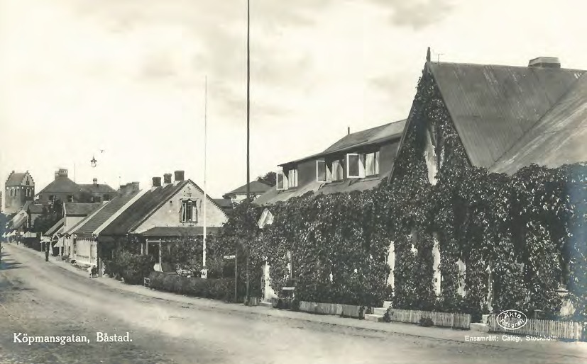 Framsida av Köpmansgatan, Båstad.
