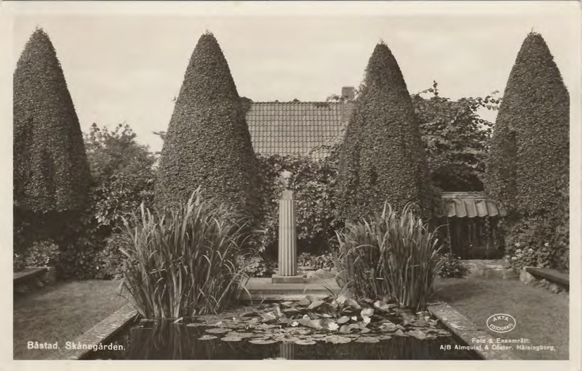 Framsida av Båstad. Skånegården.
