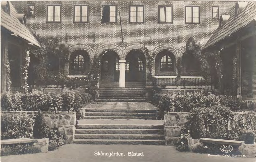 Framsida av Skånegården, Båstad.