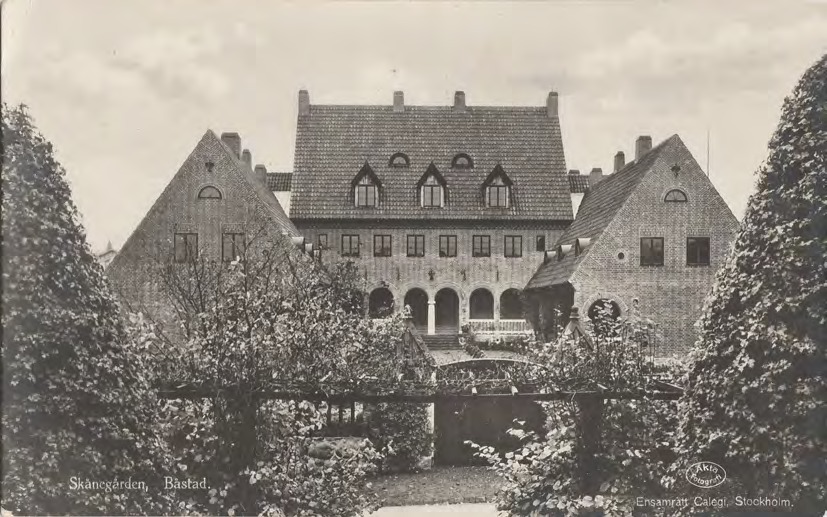 Framsida av Skånegården, Båstad.