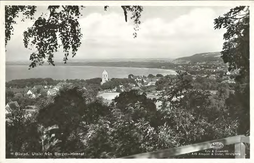 Framsida av Båstad. Utsikt från Berget-Hennet.