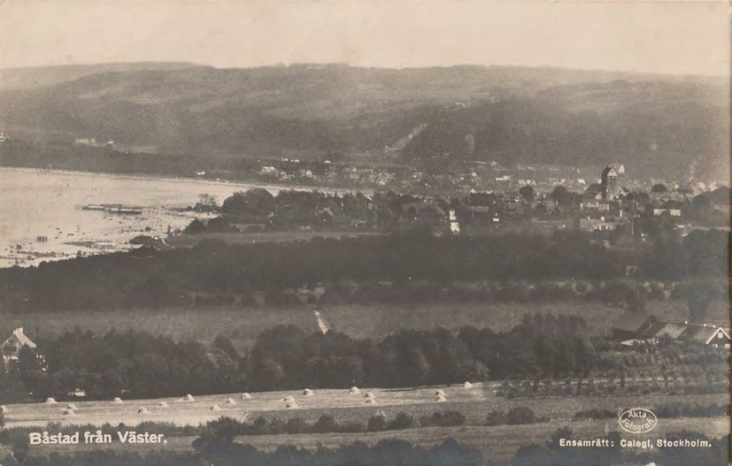 Framsida av Båstad från Väster.