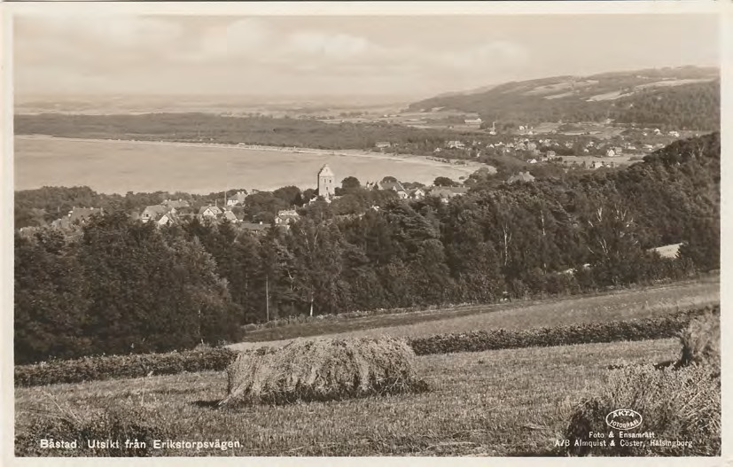 Framsida av Båstad. Utsikt från Erikstorpsvägen.