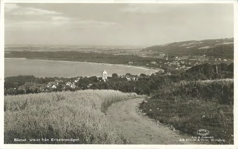 Framsida av Båstad. Utsikt från Erikstorpsvägen.