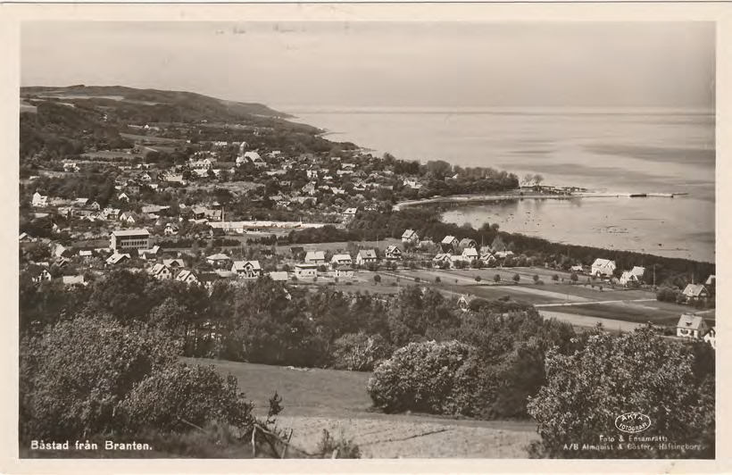 Framsida av Båstad från Branten.