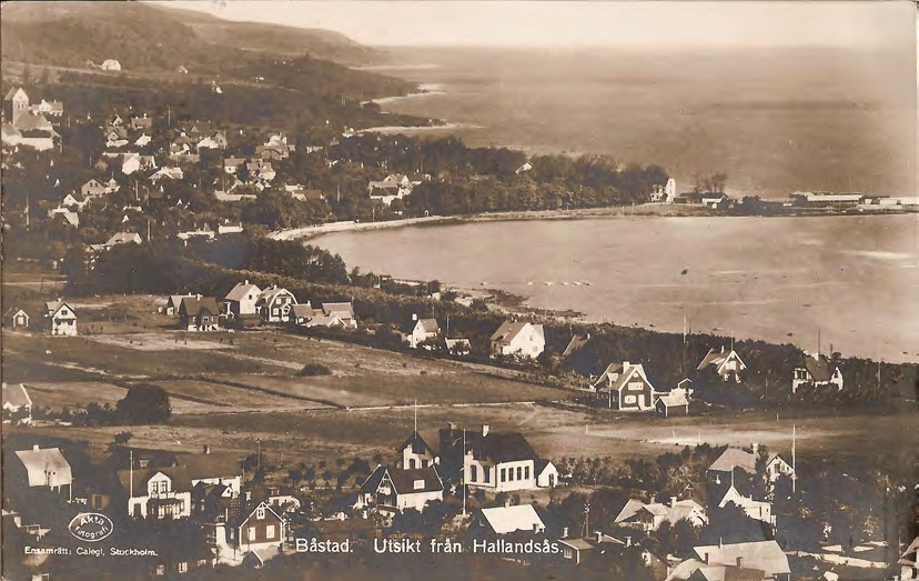 Framsida av Båstad. Utsikt från Hallandsås.