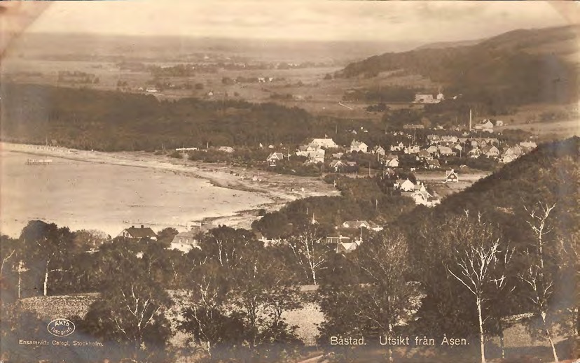 Framsida av Båstad. Utsikt från Åsen.