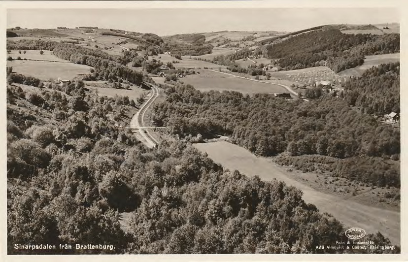 Framsida av Sinarpsdalen från Brattenburg.