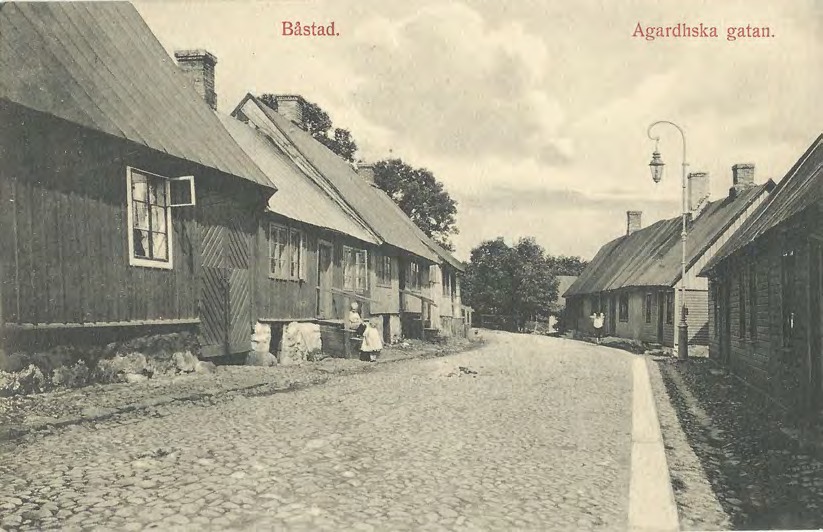 Framsida av Båstad. Agardhska gatan.