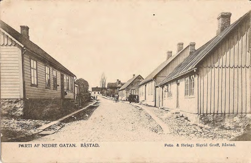 Framsida av PARTI AF NEDRE GATAN. BÅSTAD.