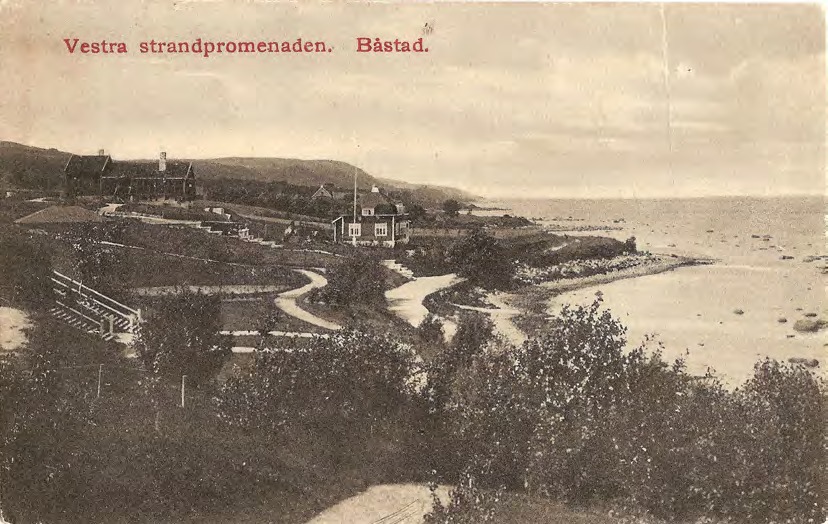 Framsida av Vestra strandpromenaden. Båstad.