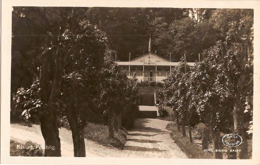 Framsida av Båstad. Pershög.