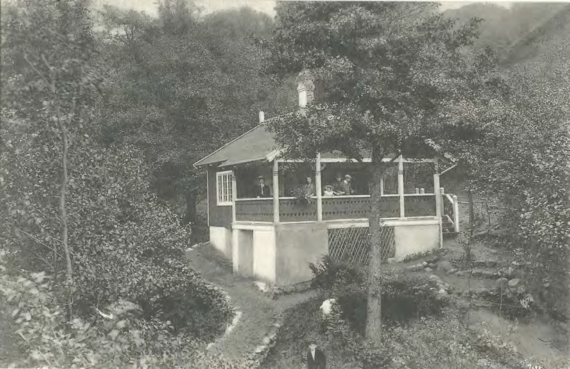 Framsida av Våffelbruket, Båstad.