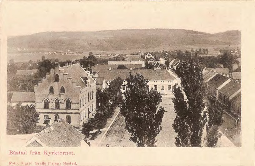 Framsida av Båstad från Kyrktornet.