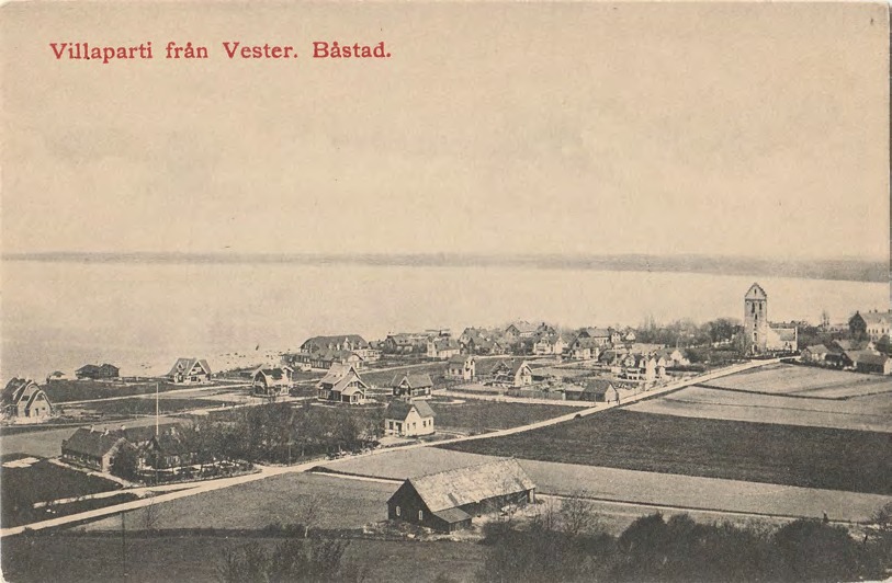 Framsida av Villaparti från Vester. Båstad.