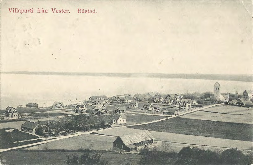 Framsida av Villaparti från Vester. Båstad.