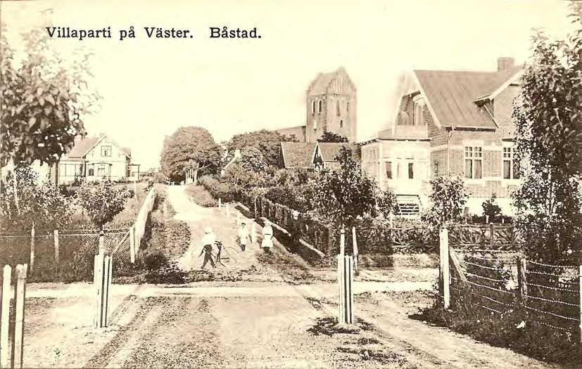 Framsida av Villaparti på Väster. Båstad.