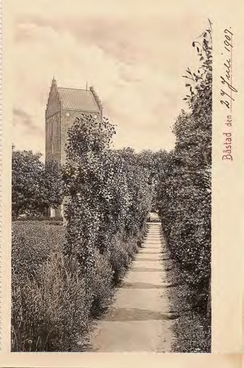 Framsida av Kyrkan och Nya allén