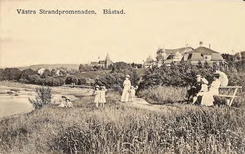Framsida av Västra Strandpromenaden. Båstad.