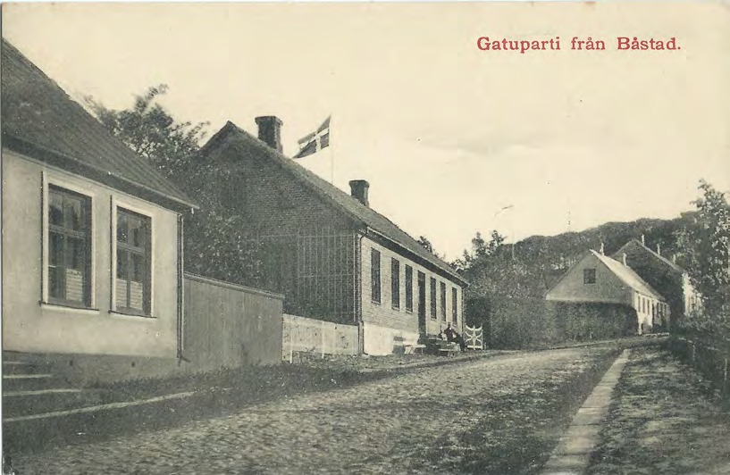 Framsida av Gatuparti från Båstad.