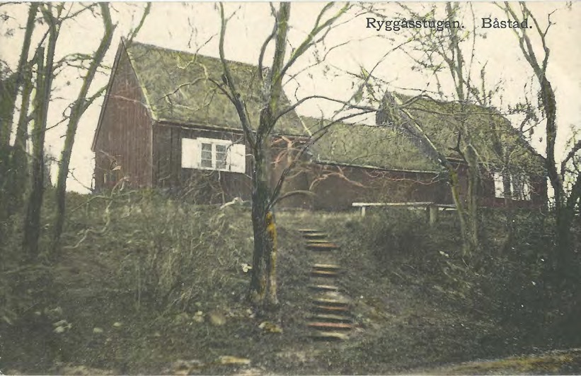Framsida av Ryggåsstugan. Båstad.