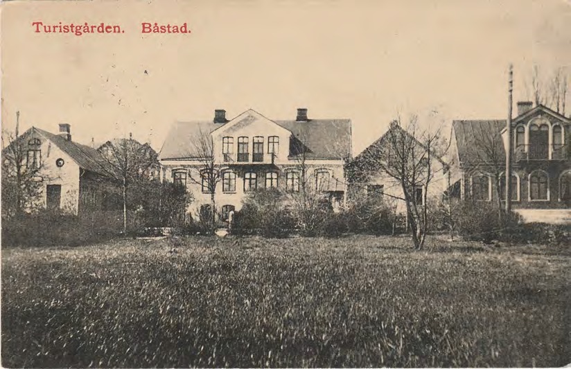 Framsida av Turistgården. Båstad.