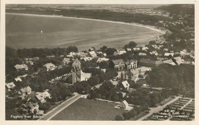 Framsida av Flygfoto över Båstad.
