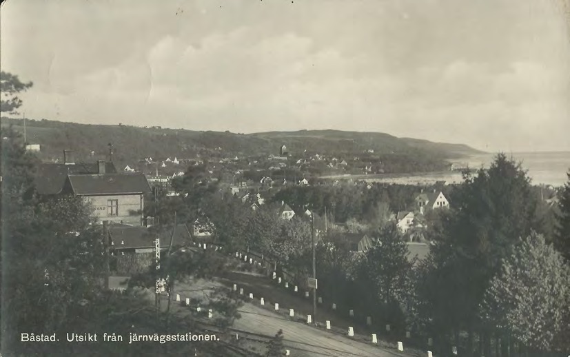 Framsida av Båstad. Utsikt från järnvägsstationen
