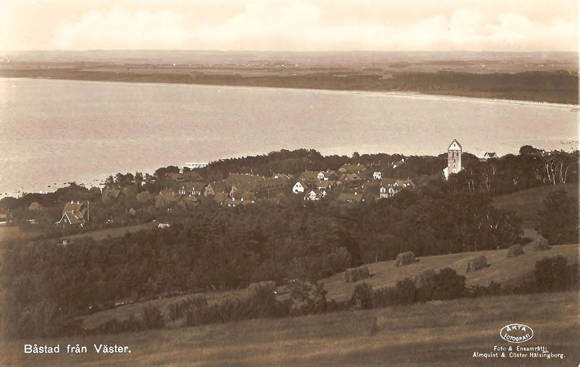 Framsida av Båstad från Väster.