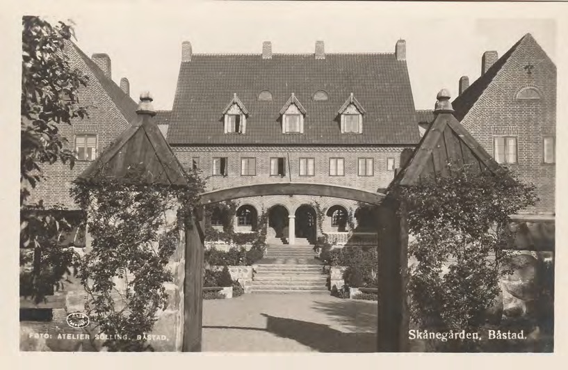 Framsida av Skånegården, Båstad.