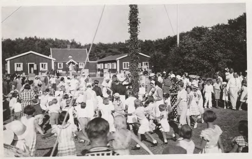 Framsida av - (Midsommarafton 1931?)