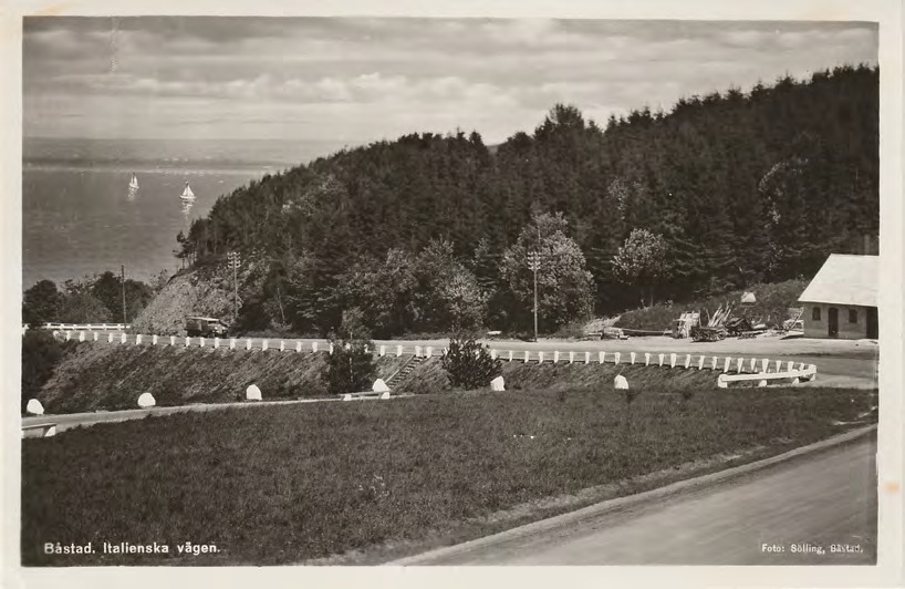 Framsida av Båstad. Italienska vägen.